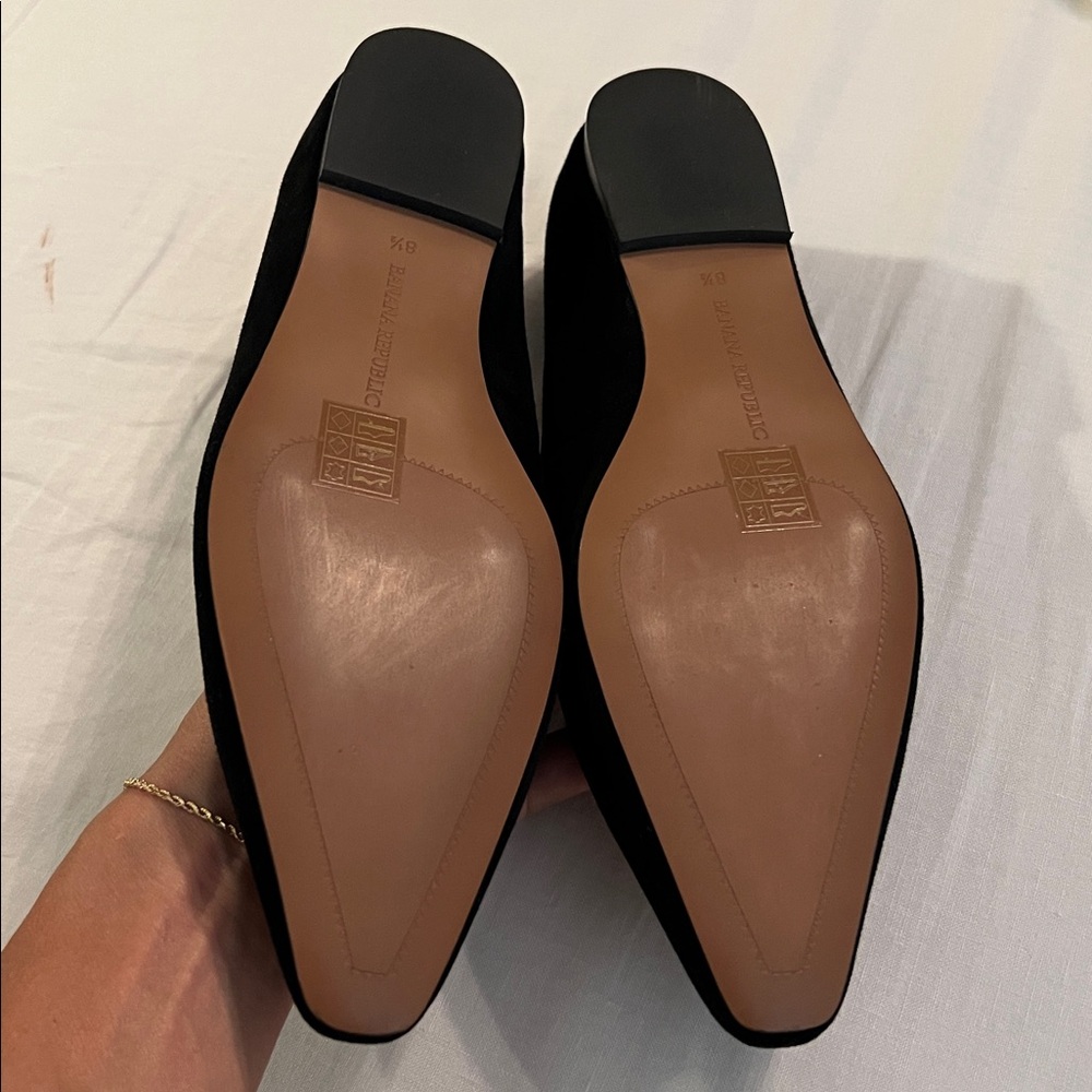 Banana Republic Black Suede Flats, size 8.5 - Picture 4 of 8